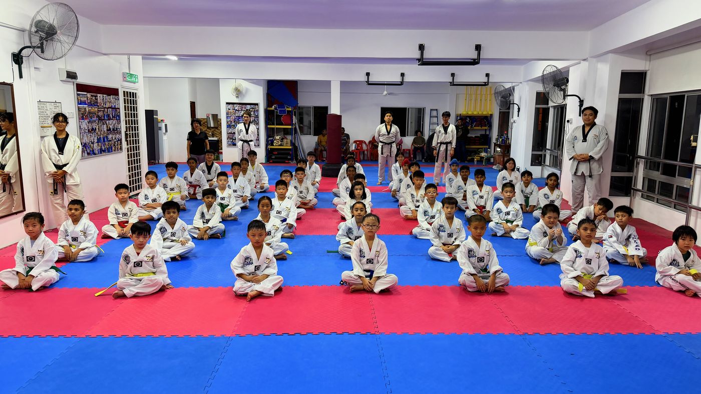 Kids and teens Basic Class in formation at Power Sport